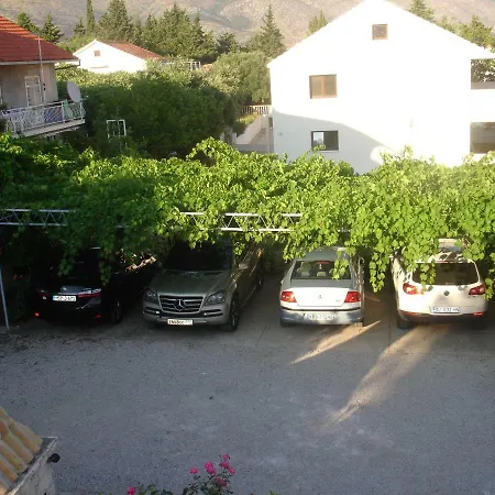 Dominik Apartament *