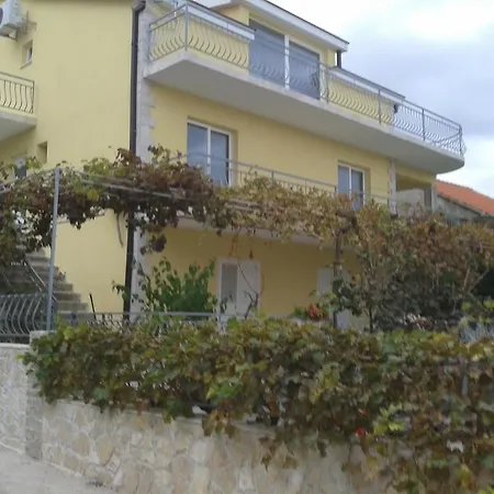 Dominik Apartament *