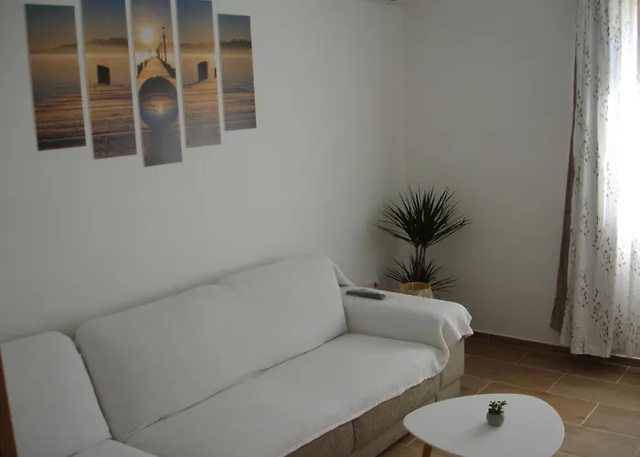 Dominik アパート オレビック