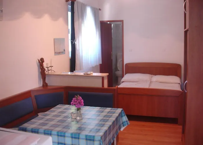 Dominik アパート オレビック